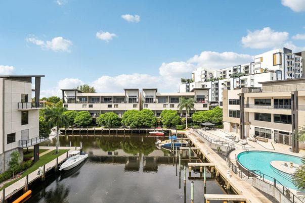 Exterior, Lake, Pool