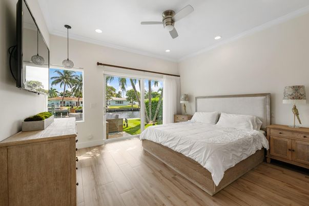 Bedroom, Interior, Pendant Lights, Recessed Lighting, Wood Texture Flooring