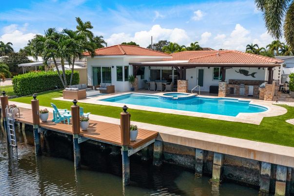Exterior, Pool