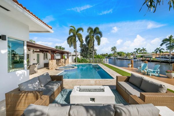 Exterior, Pool, Water