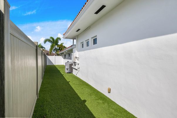 Backyard, Exterior