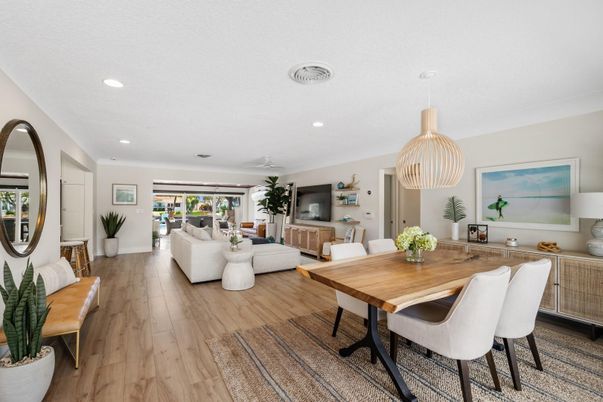 Dining room, Interior, Living room, Pendant Lights, Recessed Lighting, Wood Texture Flooring