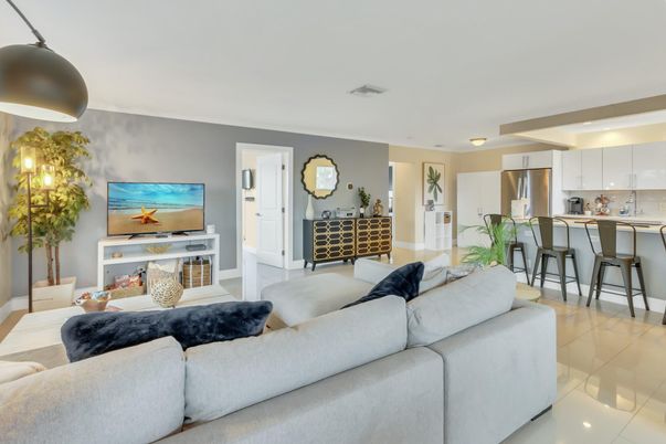 Interior, Kitchen, Living room, Stainless Steel Appliances