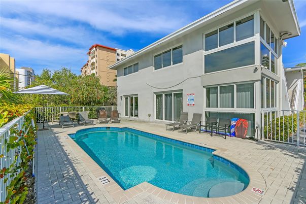 Exterior, Pool