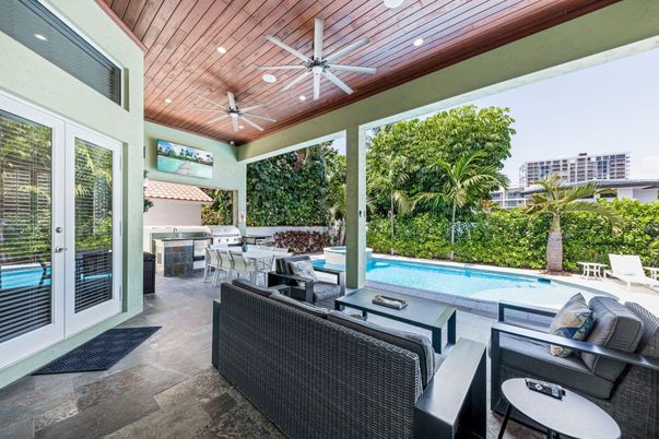 Exterior, Pool, Recessed Lighting