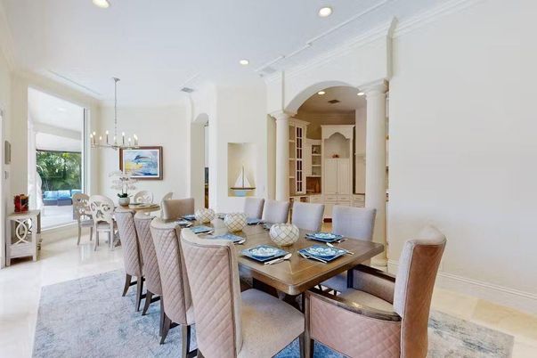 Dining room, Interior, Pendant Lights, Recessed Lighting