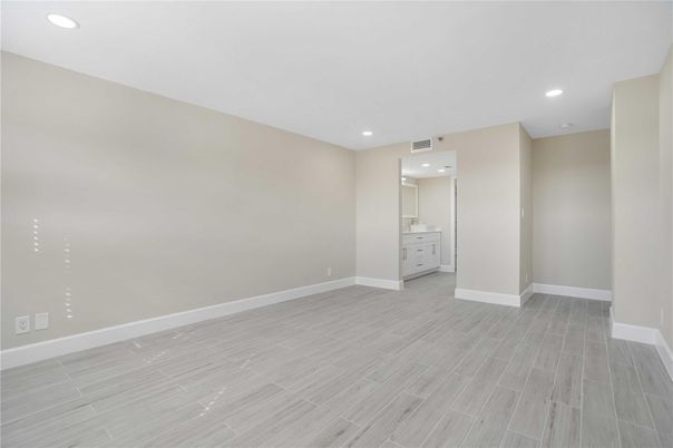 Empty room, Interior, Recessed Lighting, Wood Texture Flooring