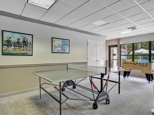 Game Room, Interior