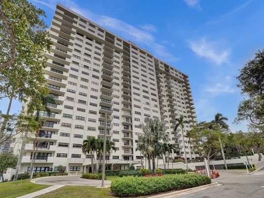 Exterior, Facade, Condo Building