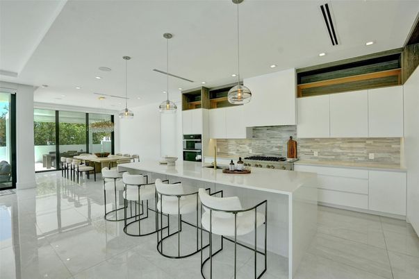 Dining room, Interior, Kitchen, Pendant Lights, Recessed Lighting, Stainless Steel Appliances