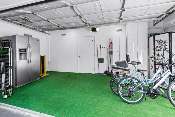 Garage, Interior