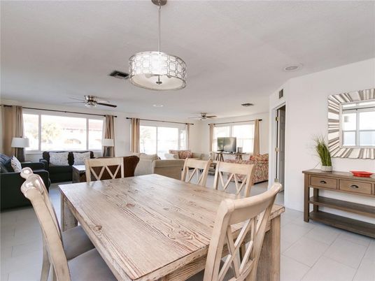 Dining room, Interior, Living room, Pendant Lights
