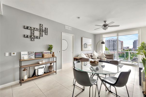 Dining room, Interior
