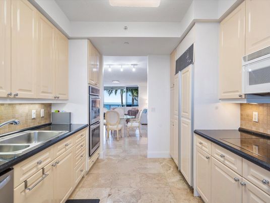 Dining room, Interior, Kitchen, Stainless Steel Appliances, Water
