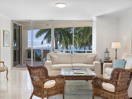 Interior, Living room, Recessed Lighting, Water