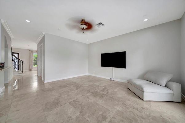 Empty room, Interior, Recessed Lighting