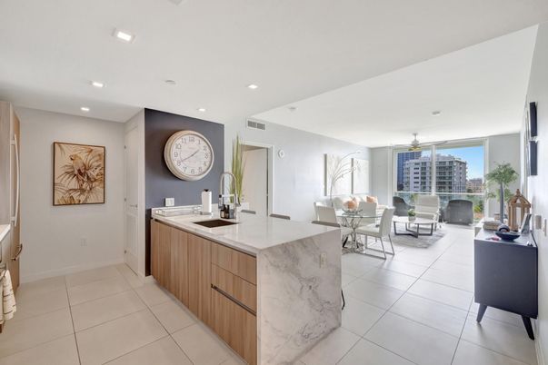 Dining room, Interior, Recessed Lighting
