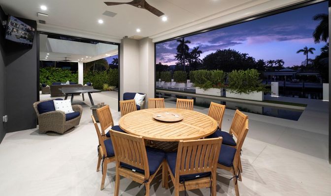 Dining room, Interior, Recessed Lighting