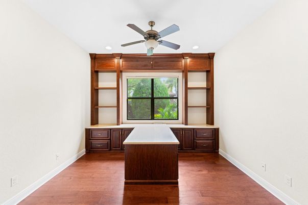 Home Office, Interior, Recessed Lighting, Wood Texture Flooring