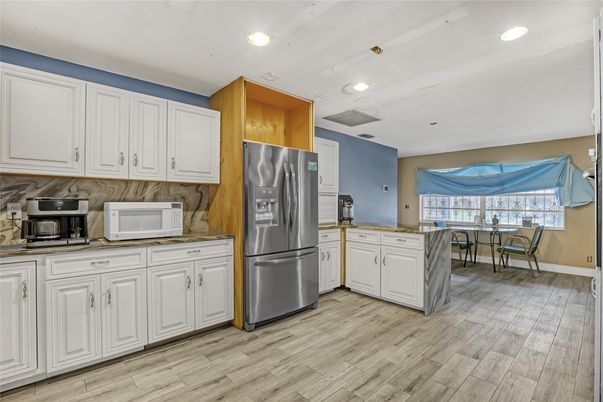 Dining room, Interior, Kitchen, Recessed Lighting, Wood Texture Flooring