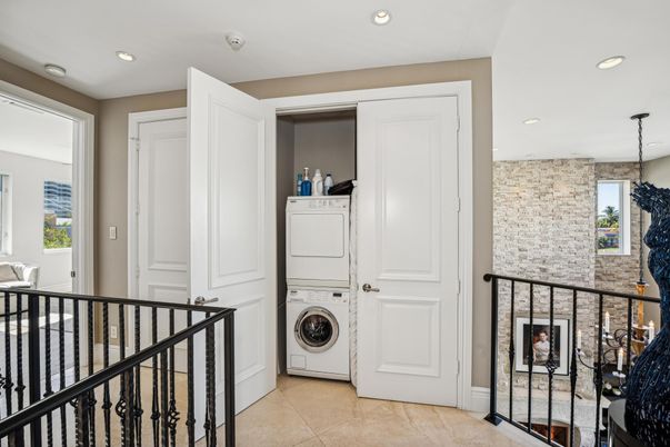 Interior, Recessed Lighting, Utility Closets, Washer