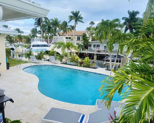 Exterior, Pool