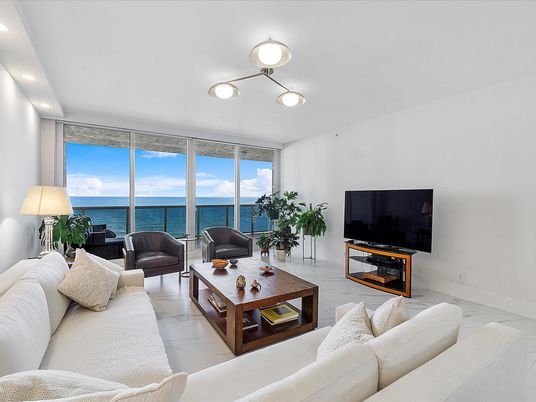 Interior, Living room, Recessed Lighting, Water