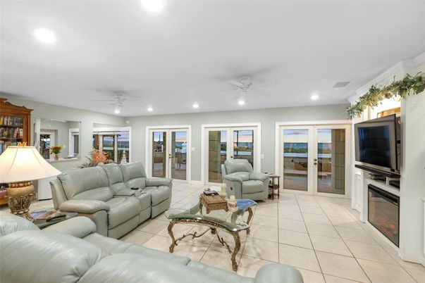 Fireplace, Interior, Living room, Recessed Lighting