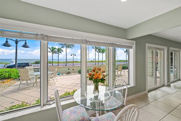 Dining room, Interior, Water