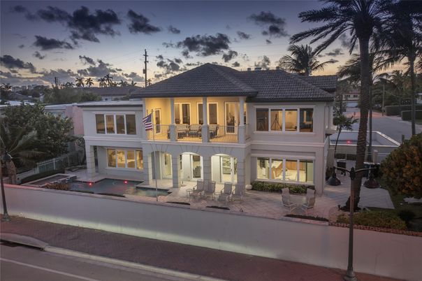 Exterior, Facade, Mediterranean