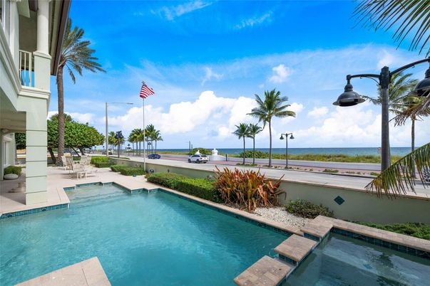 Exterior, Pool, Water