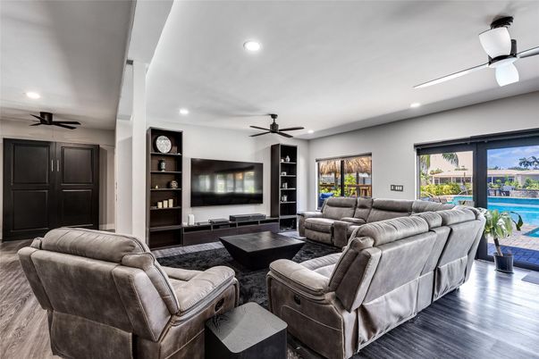 Interior, Living room, Recessed Lighting, Water, Wood Texture Flooring