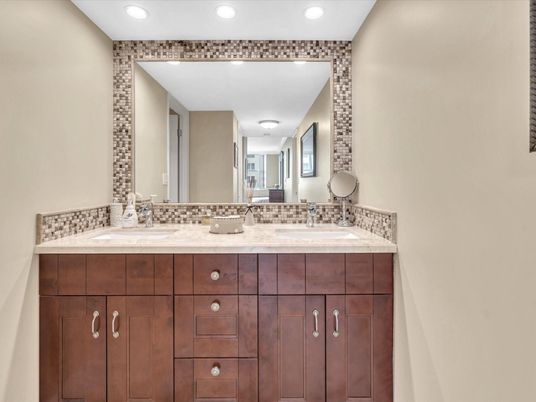 Bathroom, Dual Sink Vanities, Interior, Recessed Lighting