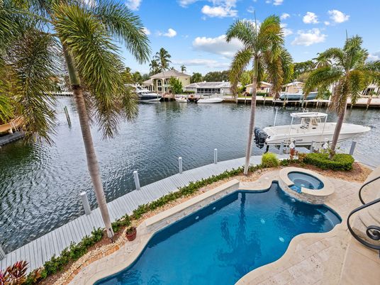 Exterior, Pool, Water