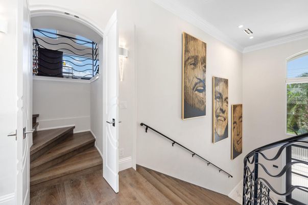 Interior, Recessed Lighting, Wood Texture Flooring