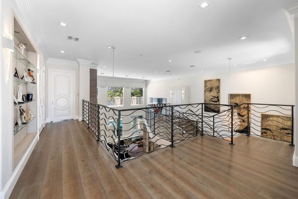 Interior, Pendant Lights, Recessed Lighting, Wood Texture Flooring
