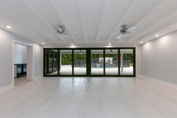 Empty room, Interior, Recessed Lighting
