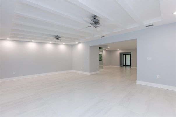 Empty room, Interior, Recessed Lighting