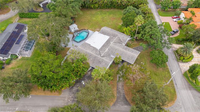 Exterior, Drone
