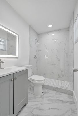 Bathroom, Interior, Marble, Marble Walls, Recessed Lighting