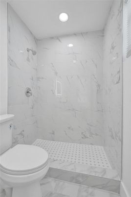 Bathroom, Interior, Marble, Marble Walls, Recessed Lighting