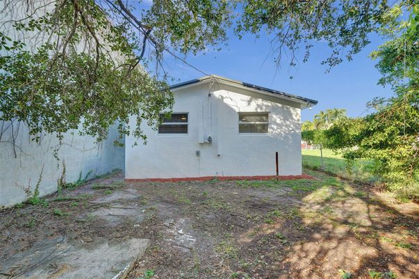 Backyard, Exterior