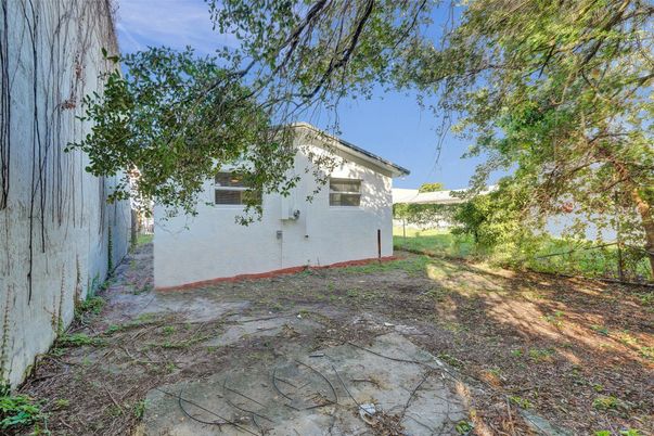 Backyard, Exterior