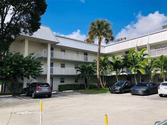 Exterior, Facade, Condo Building
