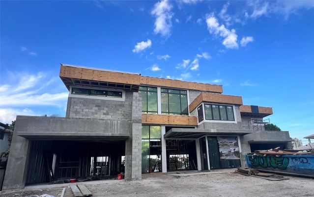 Attached, Exterior, Facade, Modern