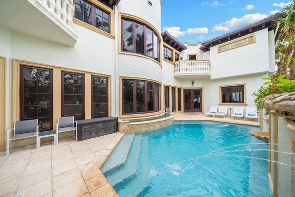 Exterior, Pool