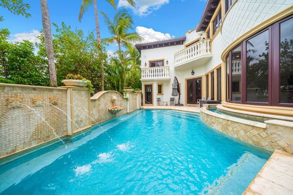Exterior, Pool