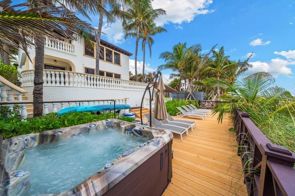 Exterior, Hot Tub