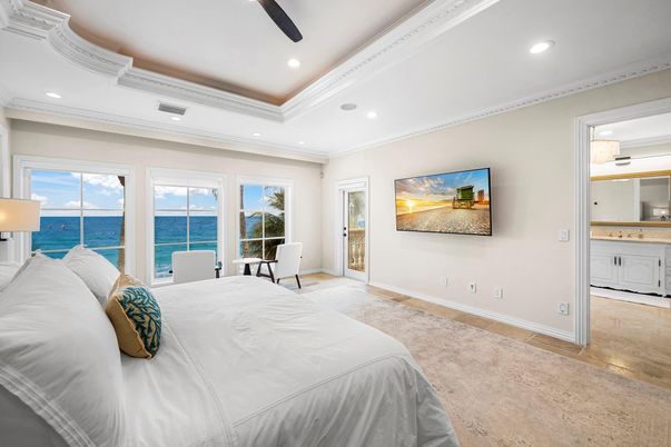 Bedroom, Interior, Recessed Lighting, Water