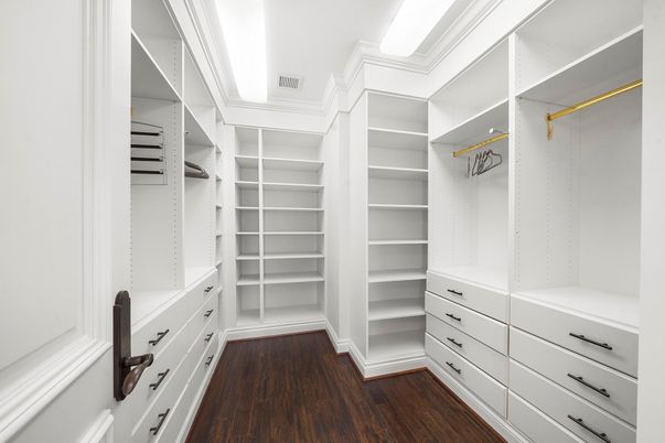 Interior, Walk-in Closets, Wood Texture Flooring